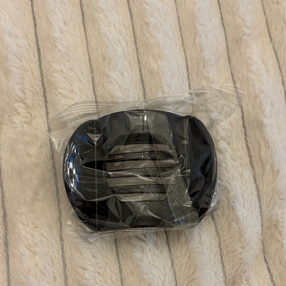 Black Hair Claw Clip